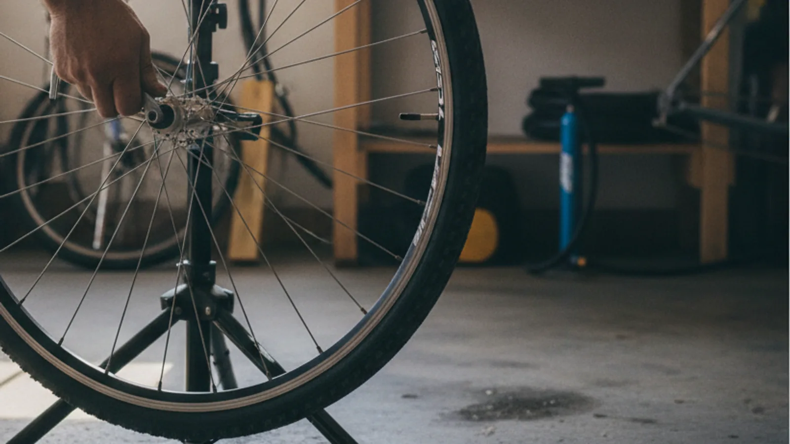 How To Change A Bicycle Tyre | Like Bikes